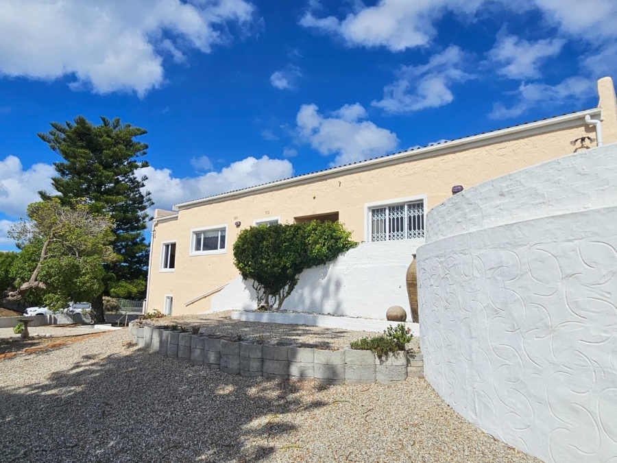 4 Bedroom Property for Sale in Pearly Beach Western Cape